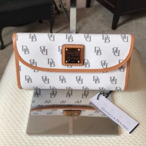 NWT Brand New Bone Tammy Wallet Continental Clutch